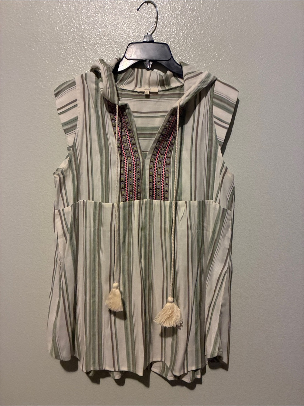 Striped Sleeveless Hooded top in Green and Cream